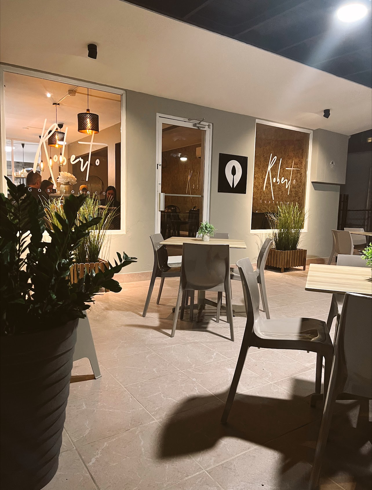 Roberto's Gastroteca 1